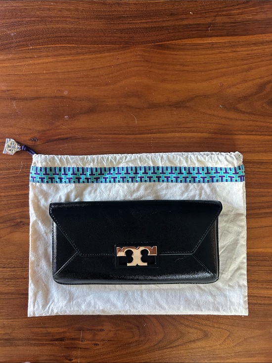 Tory Burch Handbags - Tory Burch Black Leather Envelope Clutch with Gold Logo